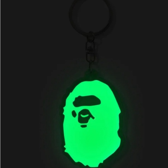 Bape reflective keychain - Picture 8 of 8